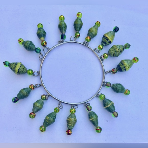 World Tribe Green Dangling Bead Bracelet - Picture 1 of 4